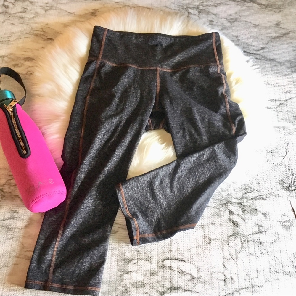 ATHLETA Grey Crops